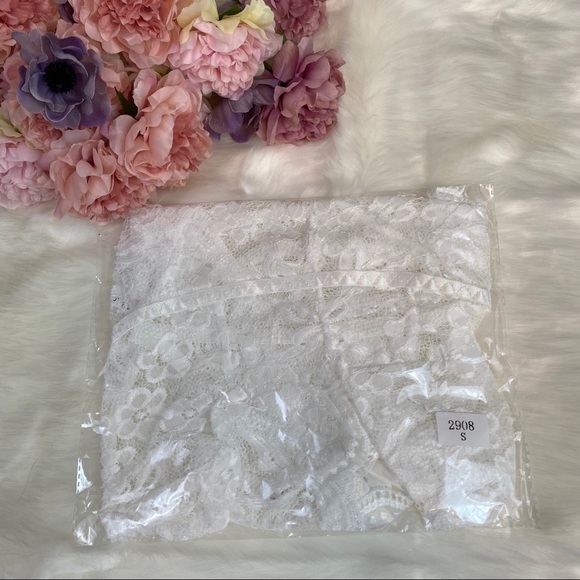 Plunging Lace V-neck Sexy Teddy Bodysuit - Picture 12 of 13